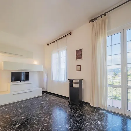 Apartamento Compiano By Interhome