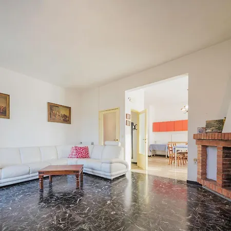 Apartamento Compiano By Interhome